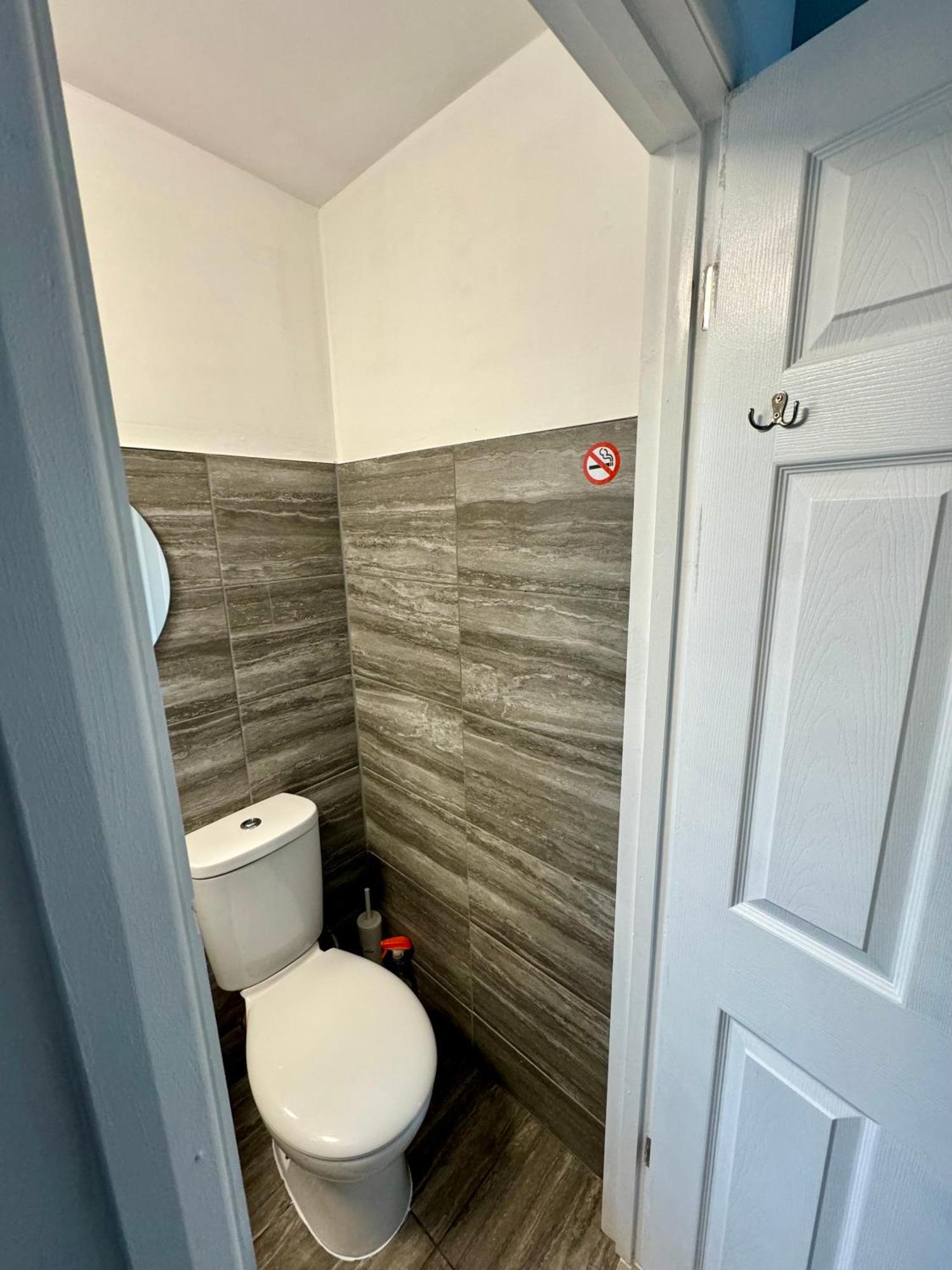 Florina S House 4 Bedrooms Villa Rugeley Exterior foto
